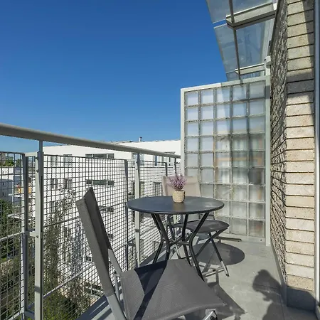 Cozy With A Balcony In A Great Location By Renters Apartamento *