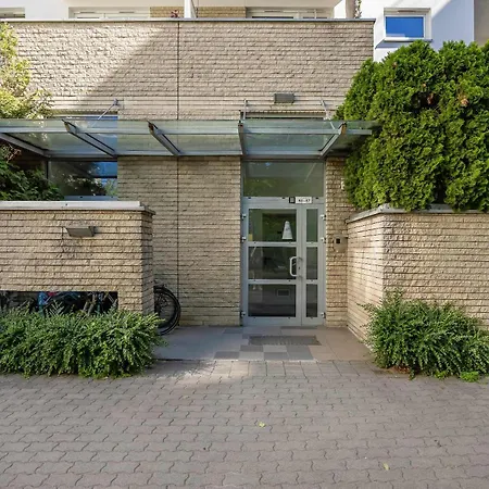 Cozy With A Balcony In A Great Location By Renters